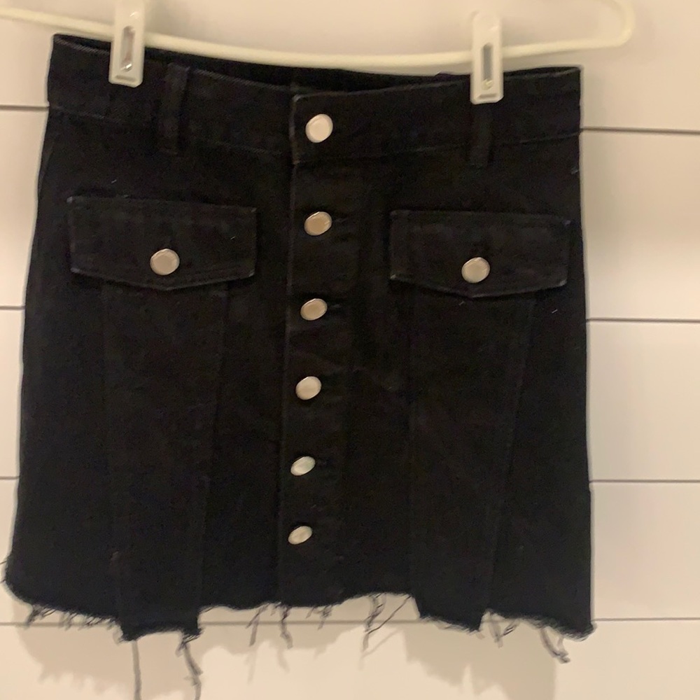 Zara black skirt. Size small.